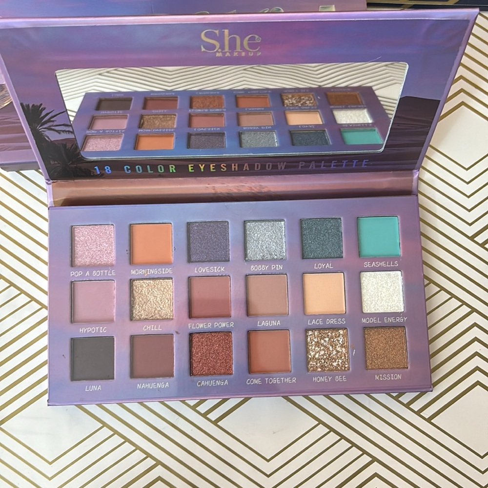 She. Makeup 18 COLOR EYESHADOW PALETTE